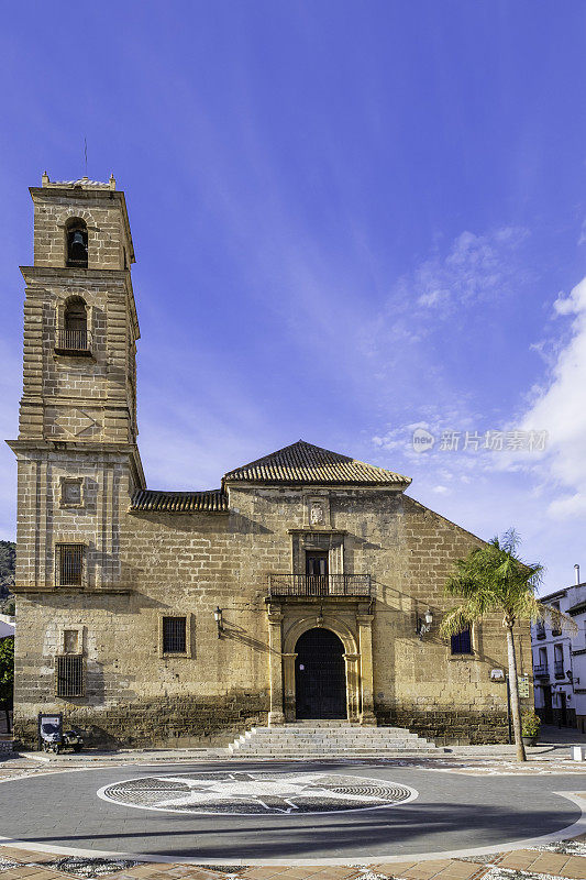 位于Álora的Parroquia de Nuestra Señora de la Encarnación，迷人的安达卢西亚白色城镇之一(西班牙)